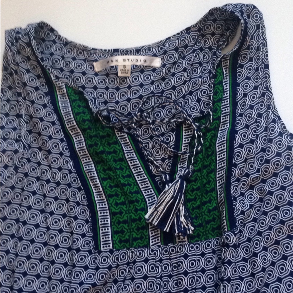 Sleeveless blouse